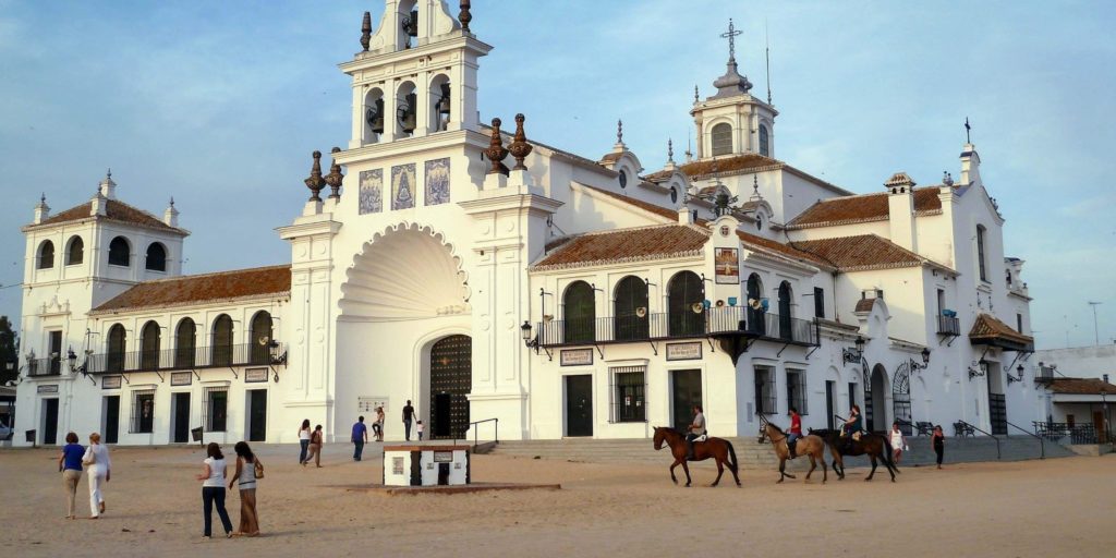 el-rocio , andalusia, spagna meridionale in un camper vanbreak