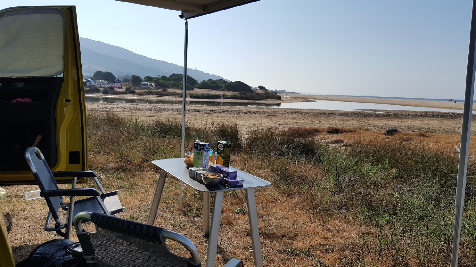 travel by campervan after confinement : Eat and drink cheap with a nice view