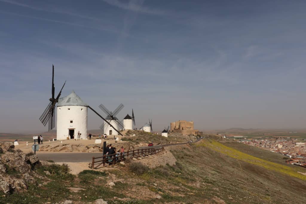 visita los molinos de consuegra - viaje por carretera