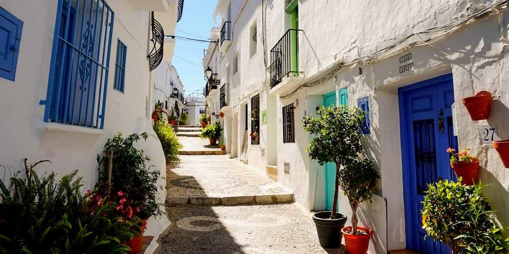 What to see in Malaga province ? Beautiful city of frigiliana