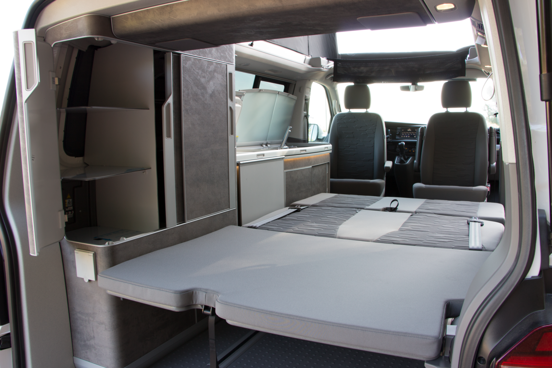 Volkswagen transporter van amenage avec amenagement entierement neuf prix  ttc facturation avec tva - Caravaning