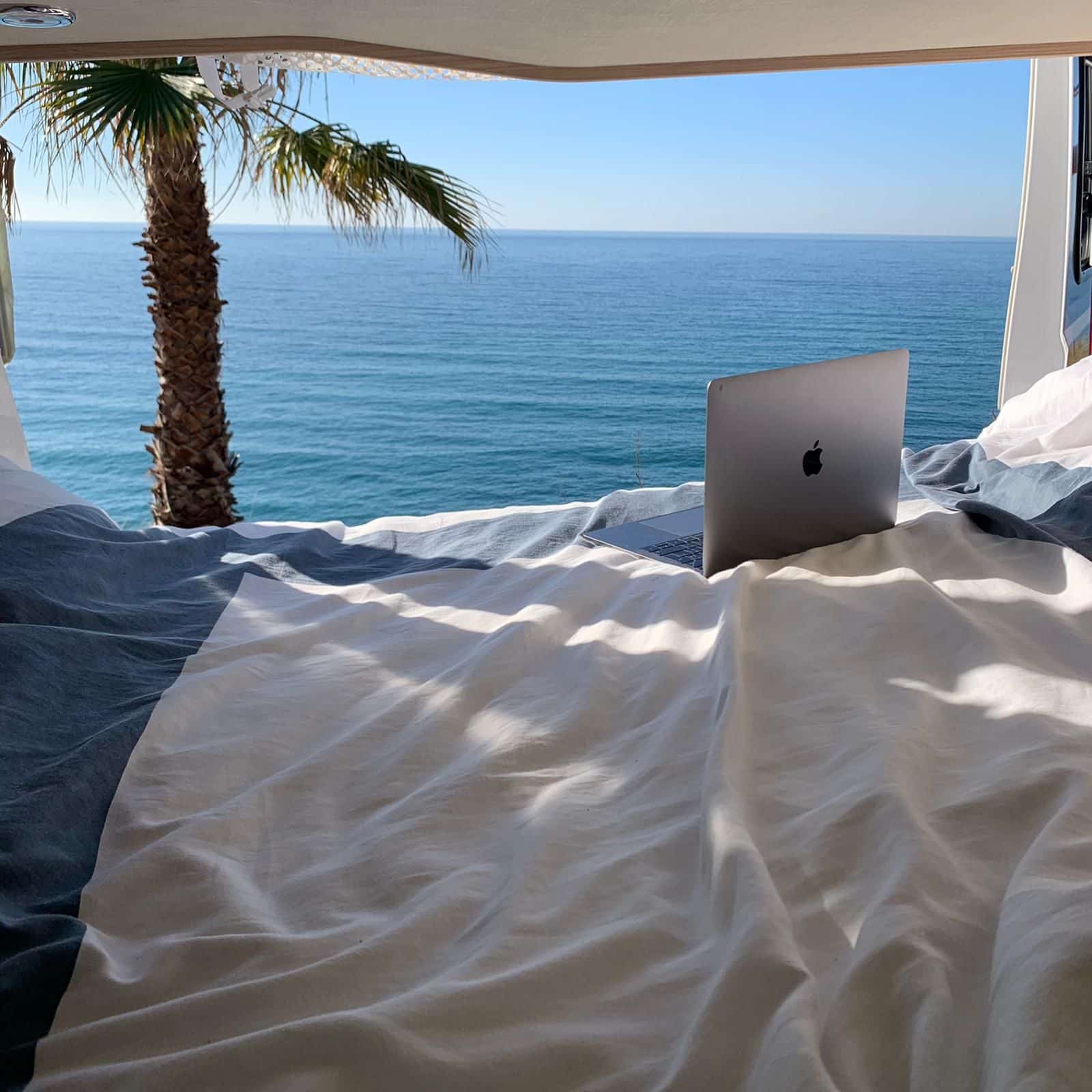 digital nomad location van aménagé espagne