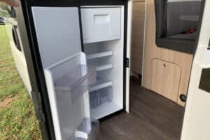 Fourgon aménagé Sunlight - frigo