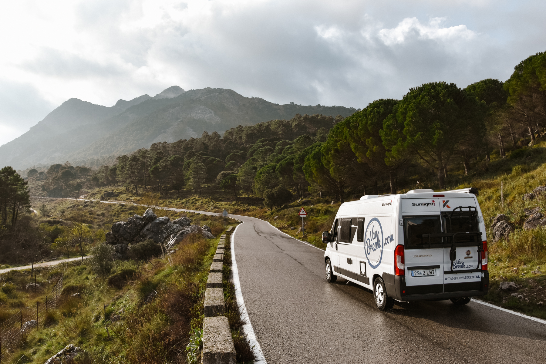 CONNEXION PRENEZ CARAVANE, AUTOCARAVANA OU CAMPER FURGONETA 4 EN 1