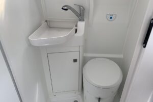 Volkswagen Grand California - bathroom - bano salle de bain