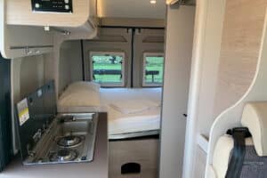Intérieur du fourgon aménagé Campeo Fiat Ducato