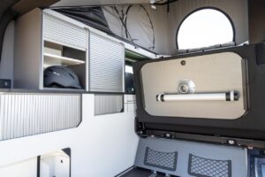 Van aménagé renault trafi Handroad trek 5+ extreme edition